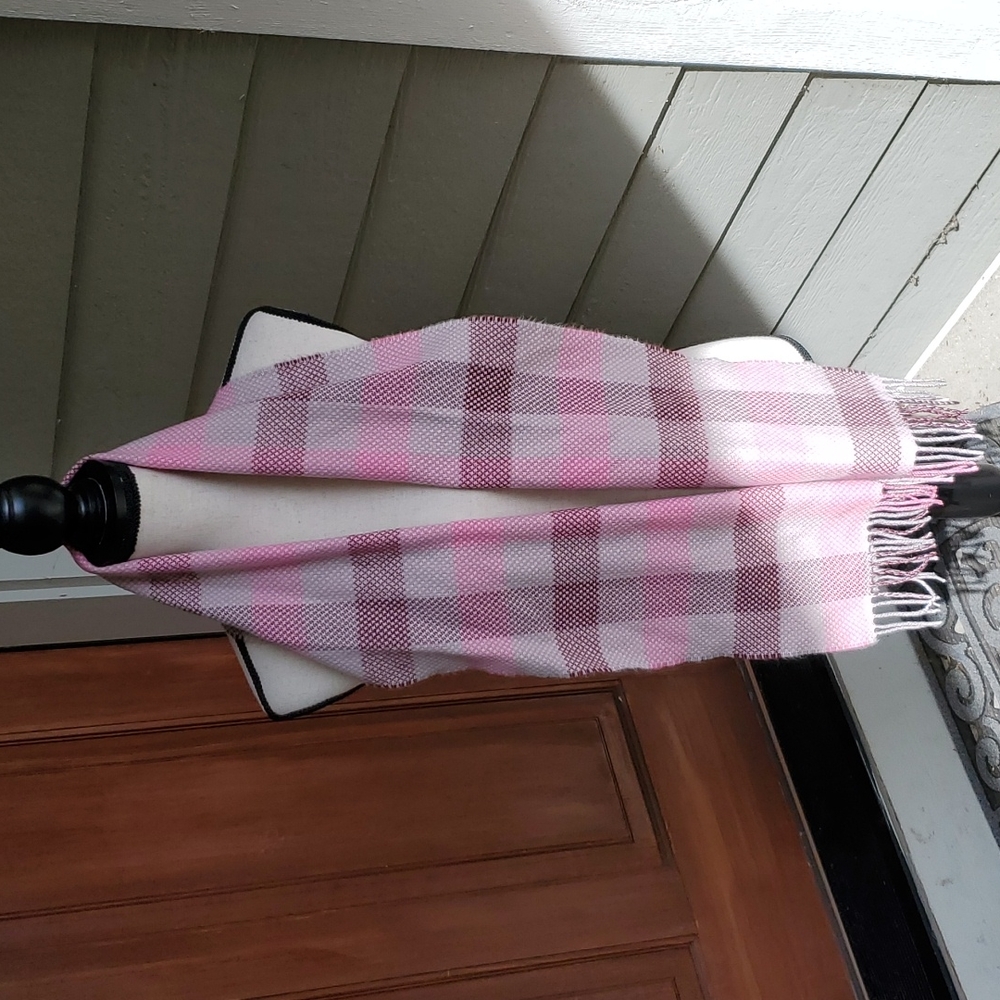 D & Y SOFTER THAN CASHMERE SCARF SCARVES PINK PLAID 100% ACRYLIC